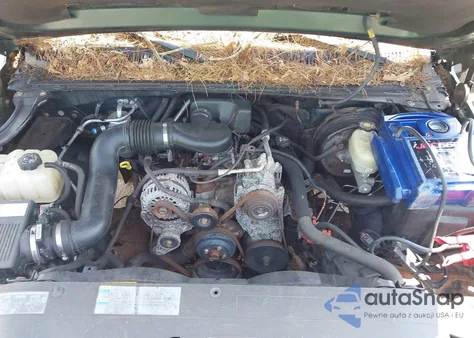 2005 Chevrolet Silverado 1500 Work Truck from USA, damaged, VIN 1GCEC14X75Z145436